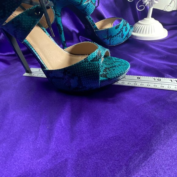 ๐Shoe Dazzle Chatelle Snake Print Stiletto Sandal - Picture 7 of 14